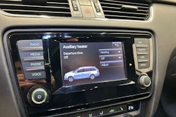 valkoinen Skoda Octavia 2015 kuva 25.