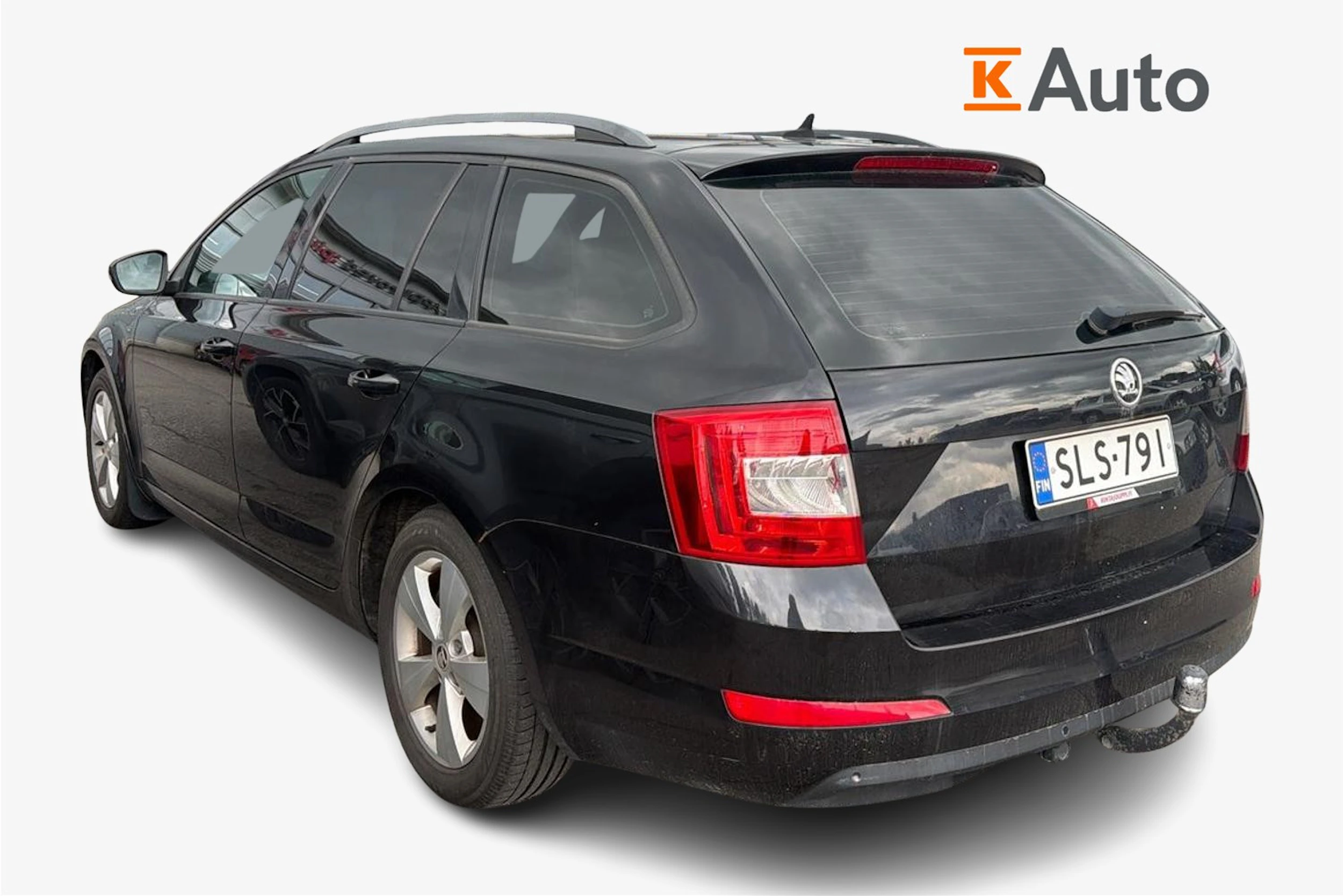 musta Skoda Octavia 2015 kuva 2.