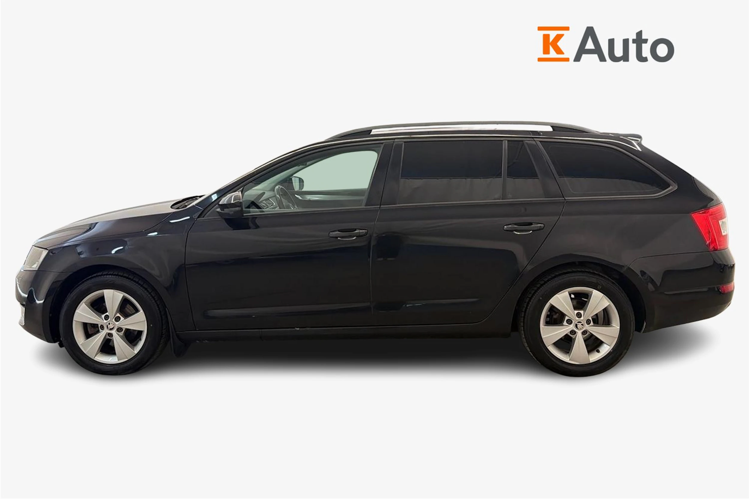 musta Skoda Octavia 2015 kuva 5.