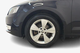 musta Skoda Octavia 2015 kuva 9.