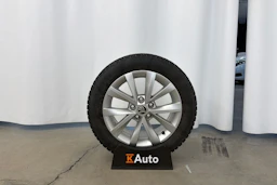 musta Skoda Octavia 2015 kuva 11.