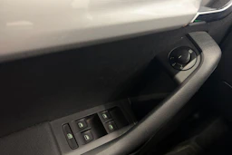 musta Skoda Octavia 2015 kuva 15.