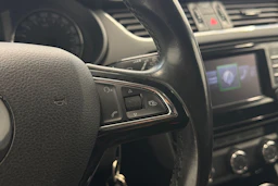 musta Skoda Octavia 2015 kuva 18.