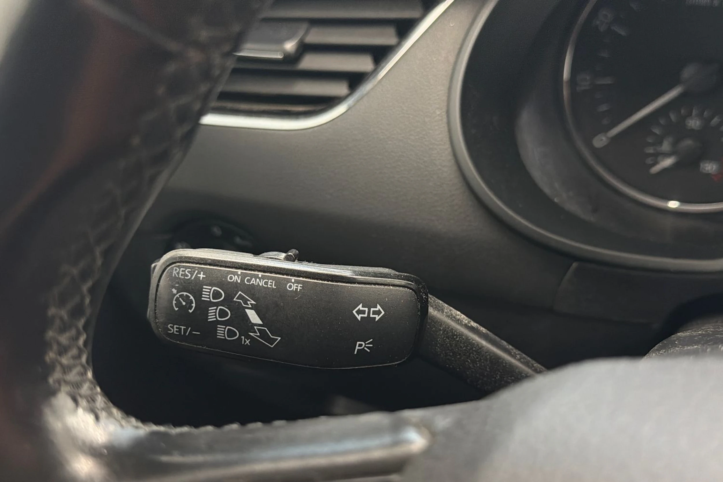 musta Skoda Octavia 2015 kuva 19.