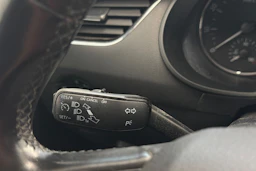 musta Skoda Octavia 2015 kuva 19.