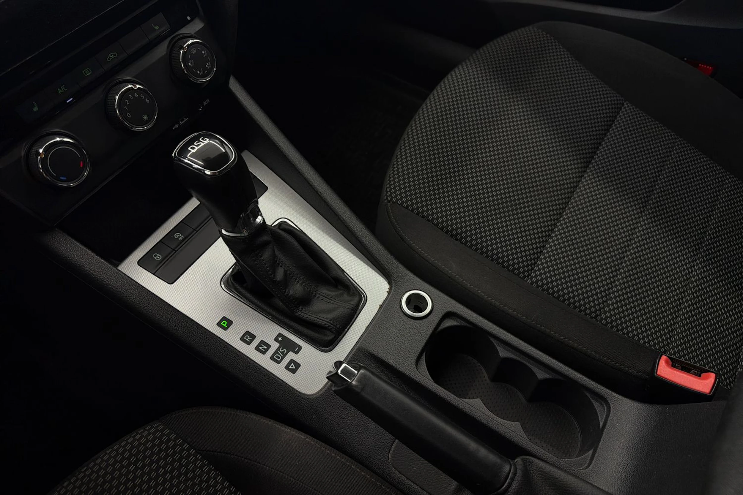 musta Skoda Octavia 2015 kuva 20.