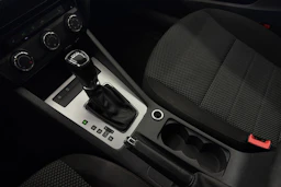 musta Skoda Octavia 2015 kuva 20.