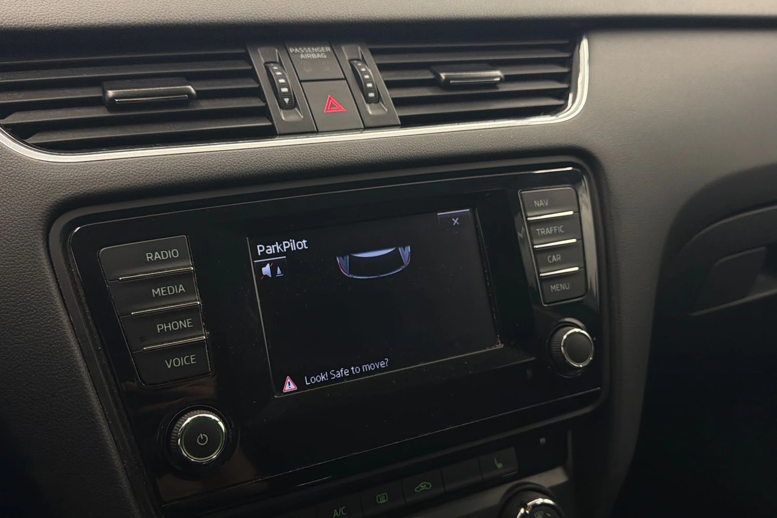 musta Skoda Octavia 2015 kuva 24.