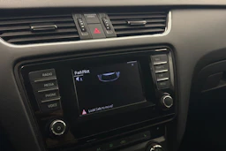 musta Skoda Octavia 2015 kuva 24.