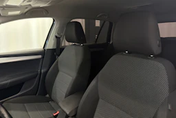 musta Skoda Octavia 2015 kuva 27.