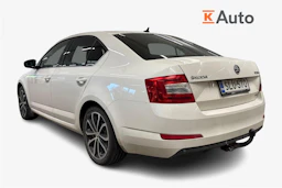 valkoinen Skoda Octavia 2015 kuva 2.