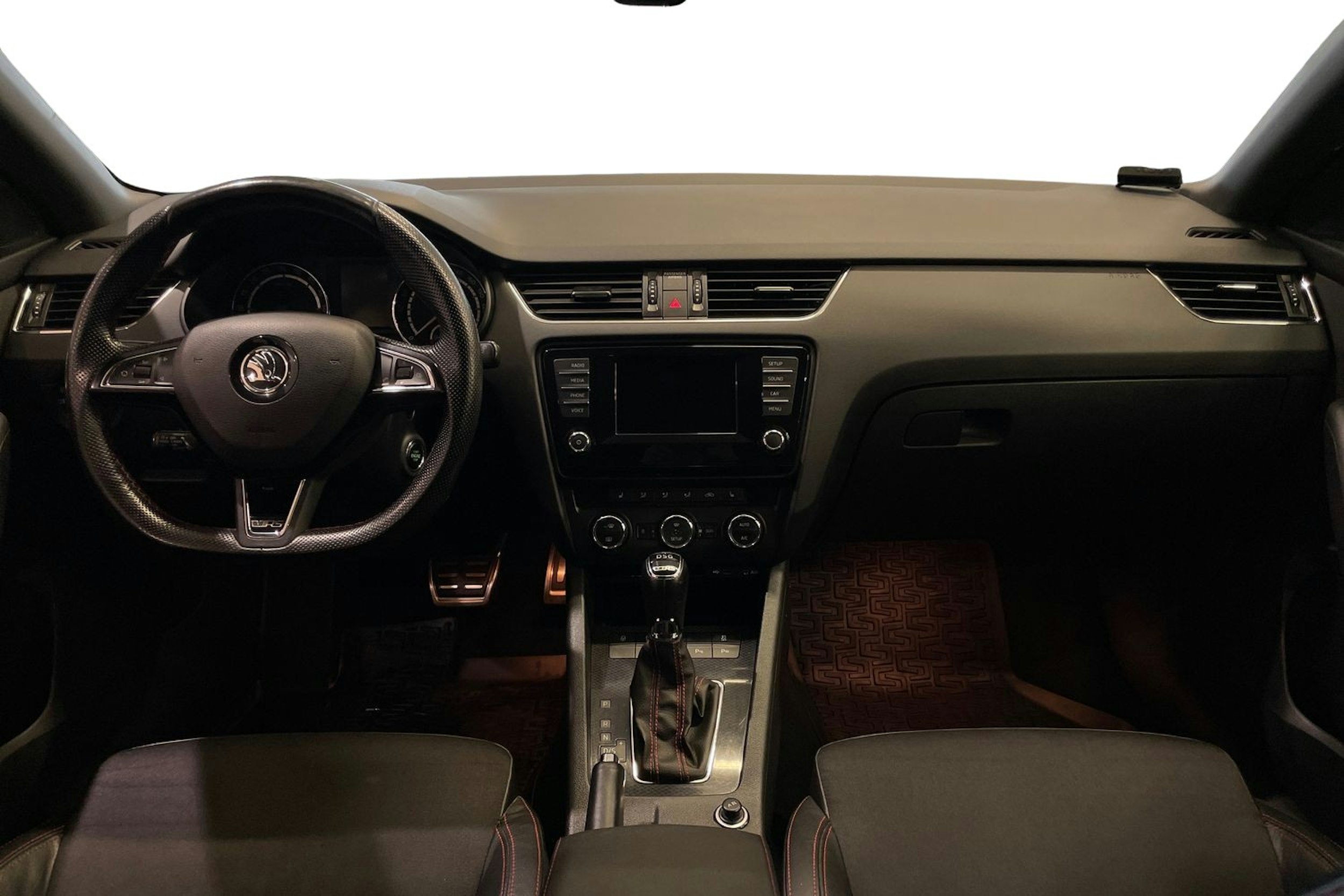 Valkoinen Skoda OCTAVIA 2015 kuva 9.