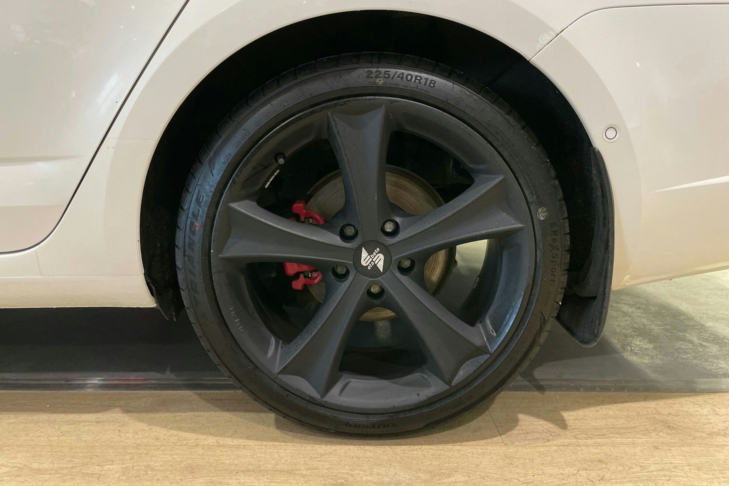 Valkoinen Skoda OCTAVIA 2015 kuva 13.