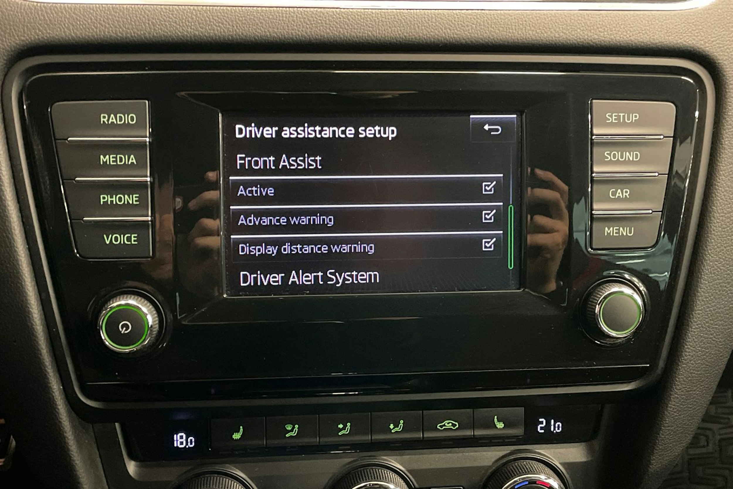 Valkoinen Skoda OCTAVIA 2015 kuva 15.