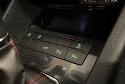 Valkoinen Skoda OCTAVIA 2015 kuva 18.