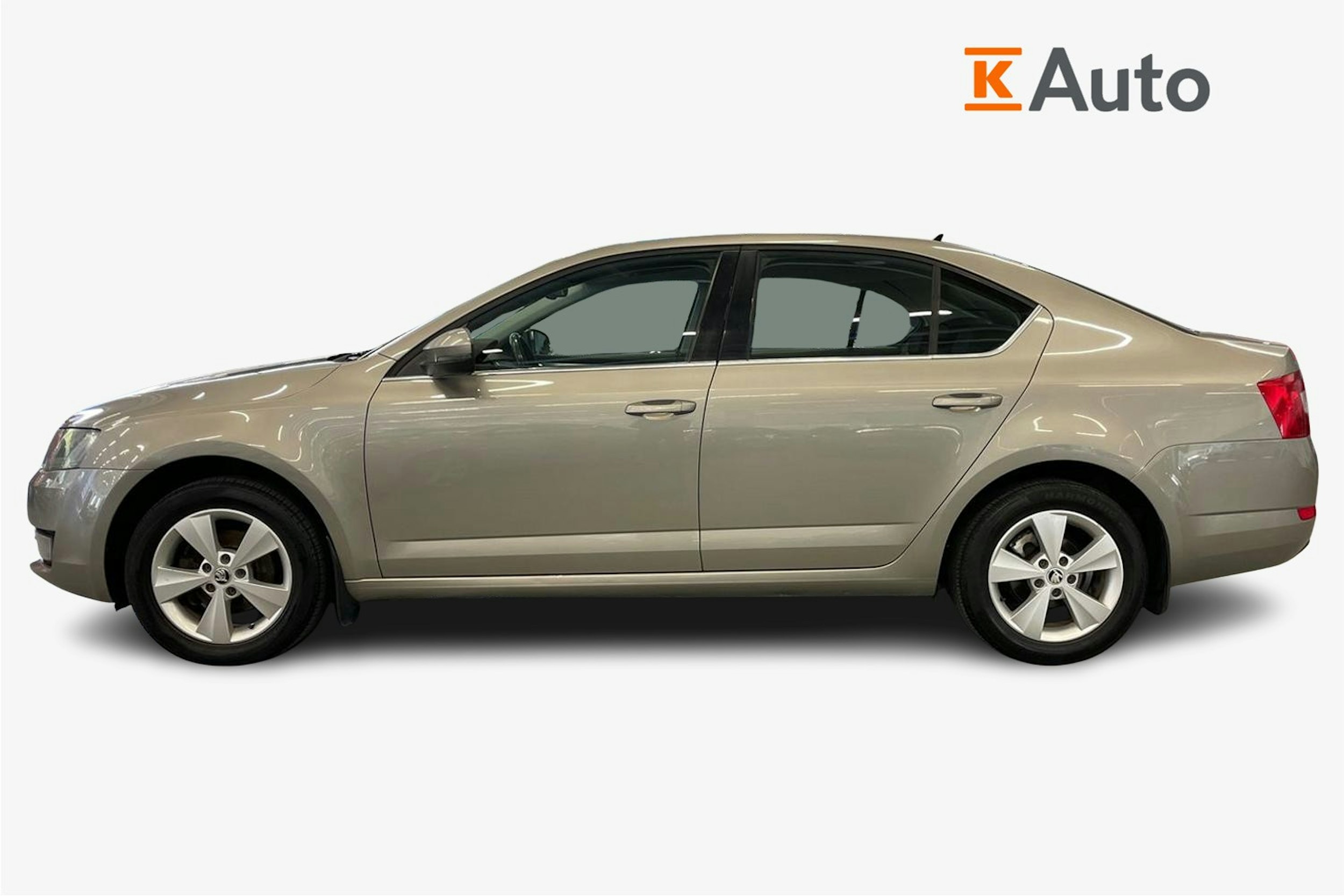 ruskea (beige) Skoda Octavia 2015 kuva 6.