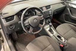 ruskea (beige) Skoda Octavia 2015 kuva 7.