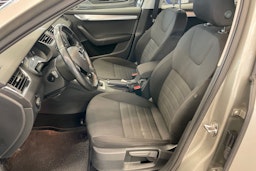 ruskea (beige) Skoda Octavia 2015 kuva 16.