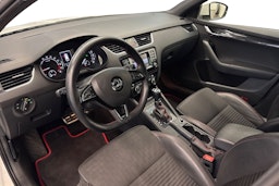 valkoinen Skoda Octavia 2015 kuva 7.