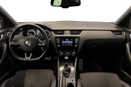 valkoinen Skoda Octavia 2015 kuva 9.