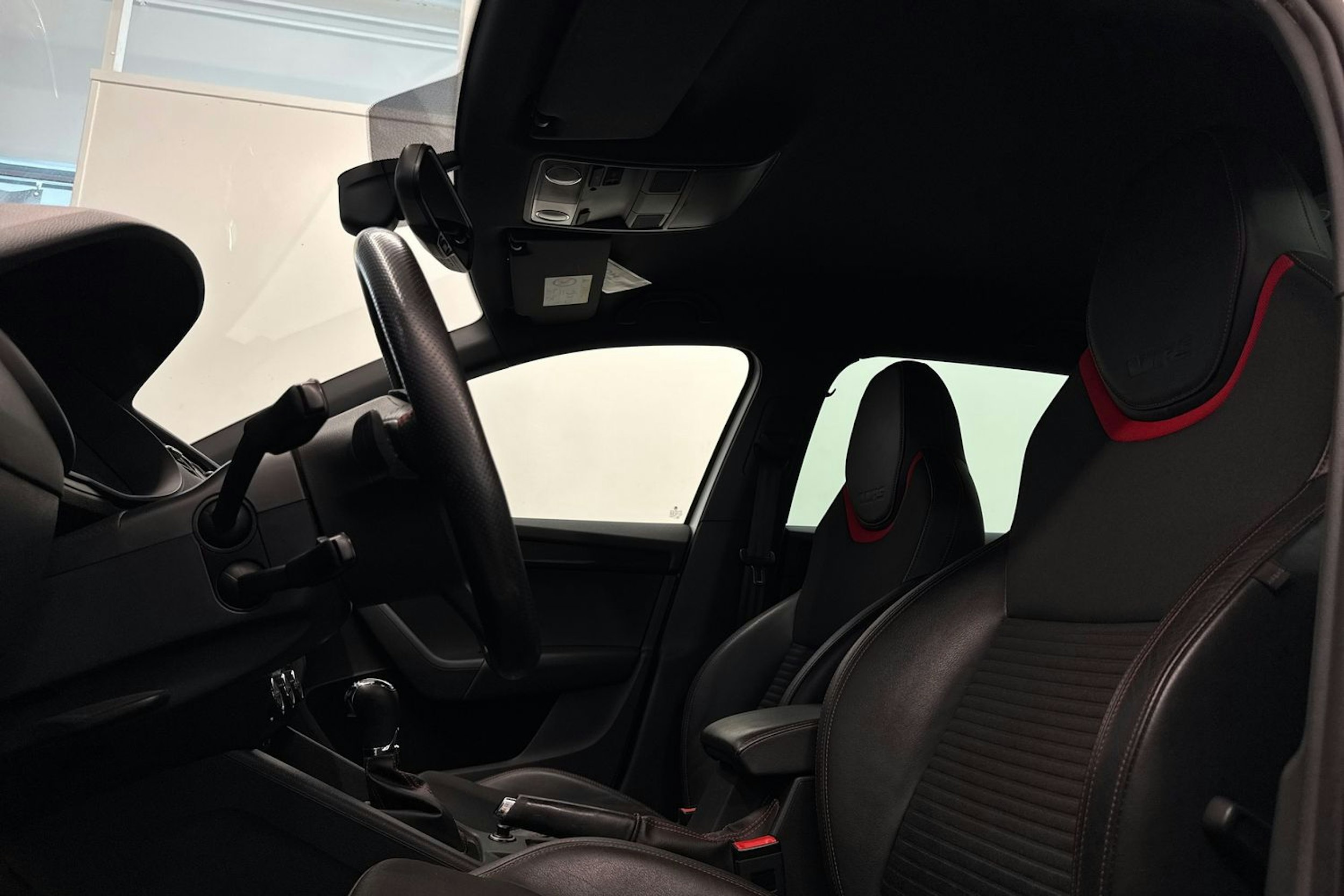 valkoinen Skoda Octavia 2015 kuva 15.