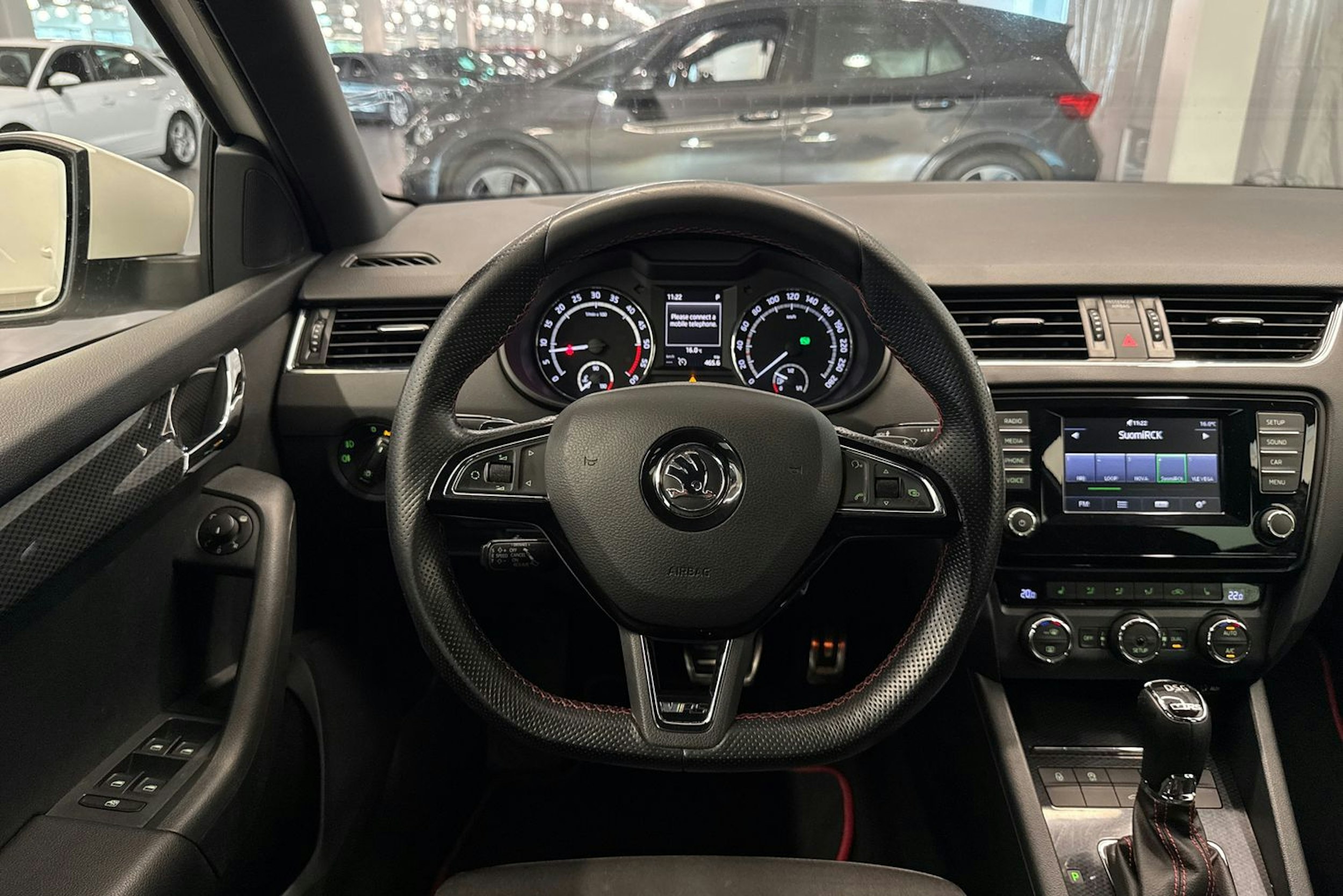 valkoinen Skoda Octavia 2015 kuva 16.