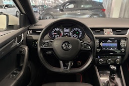 valkoinen Skoda Octavia 2015 kuva 16.