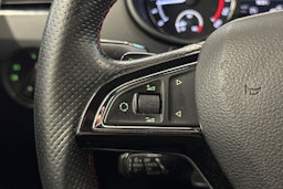 valkoinen Skoda Octavia 2015 kuva 18.