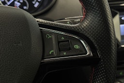 valkoinen Skoda Octavia 2015 kuva 19.