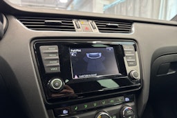 valkoinen Skoda Octavia 2015 kuva 29.
