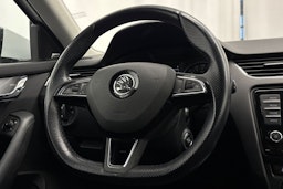 valkoinen Skoda Octavia 2015 kuva 14.