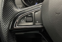 valkoinen Skoda Octavia 2015 kuva 15.