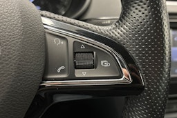 valkoinen Skoda Octavia 2015 kuva 16.