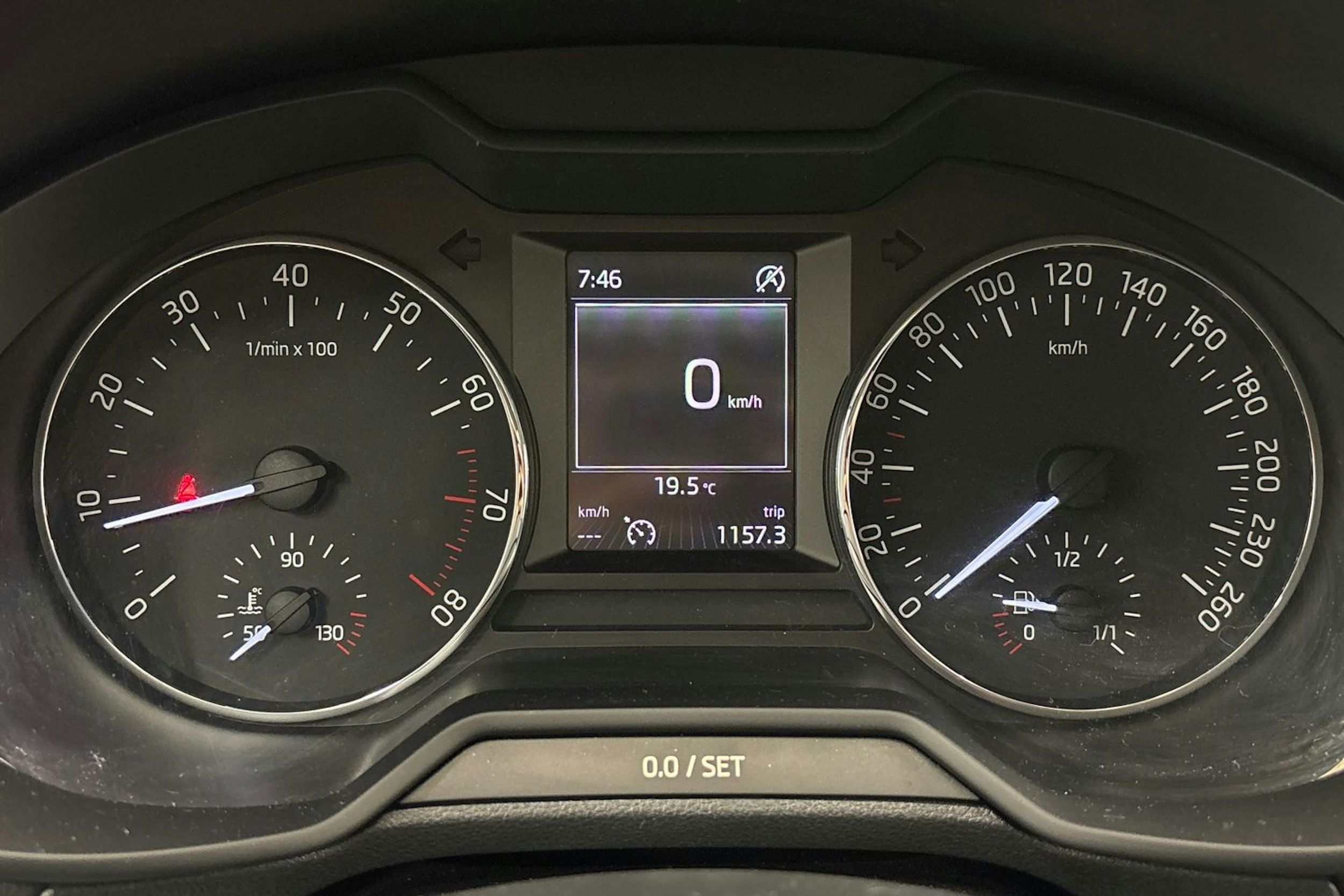 valkoinen Skoda Octavia 2015 kuva 18.