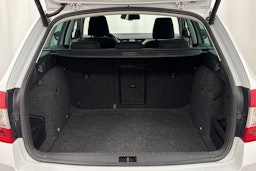 valkoinen Skoda Octavia 2015 kuva 20.