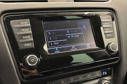 valkoinen Skoda Octavia 2015 kuva 24.