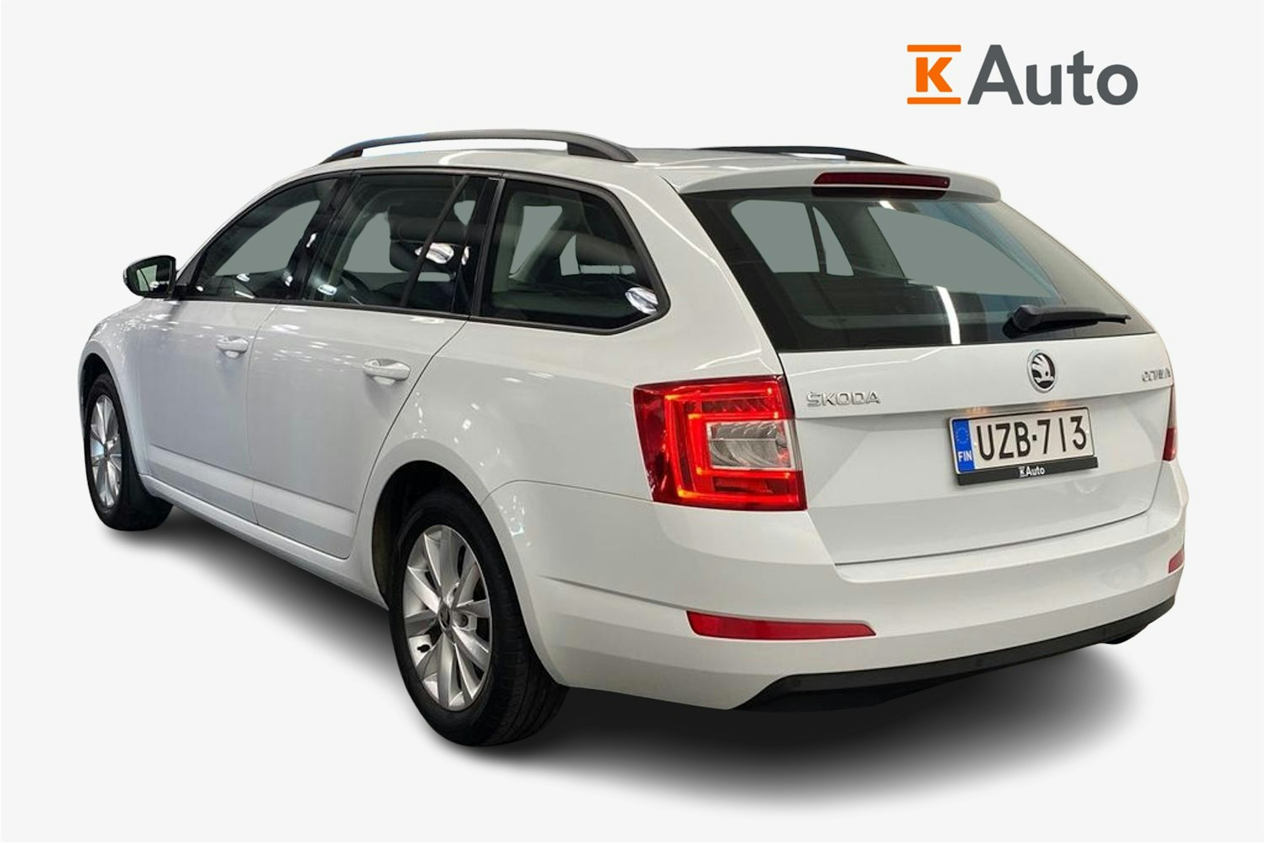 valkoinen Skoda Octavia 2015 kuva 2.