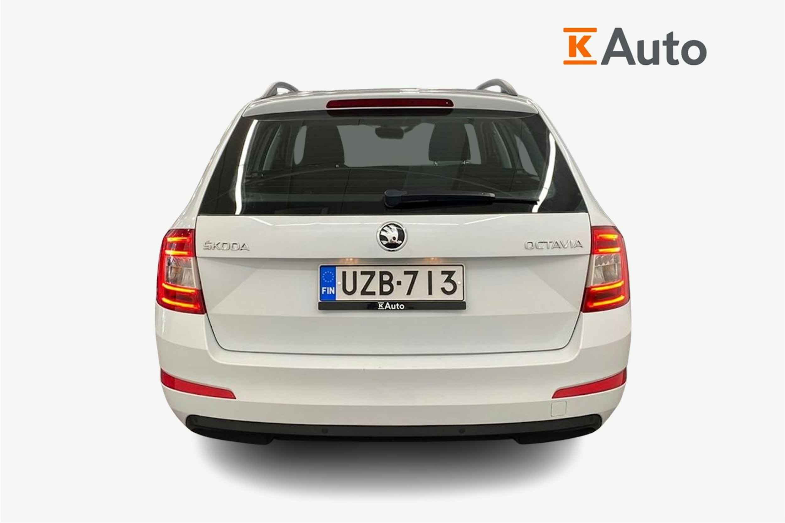 valkoinen Skoda Octavia 2015 kuva 3.