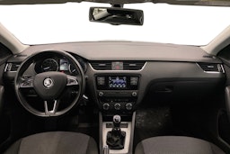 valkoinen Skoda Octavia 2015 kuva 9.