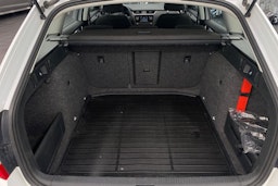valkoinen Skoda Octavia 2015 kuva 14.