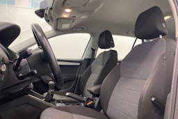 valkoinen Skoda Octavia 2015 kuva 17.