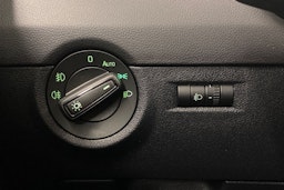 valkoinen Skoda Octavia 2015 kuva 20.