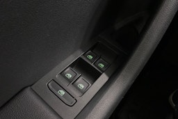 valkoinen Skoda Octavia 2015 kuva 21.
