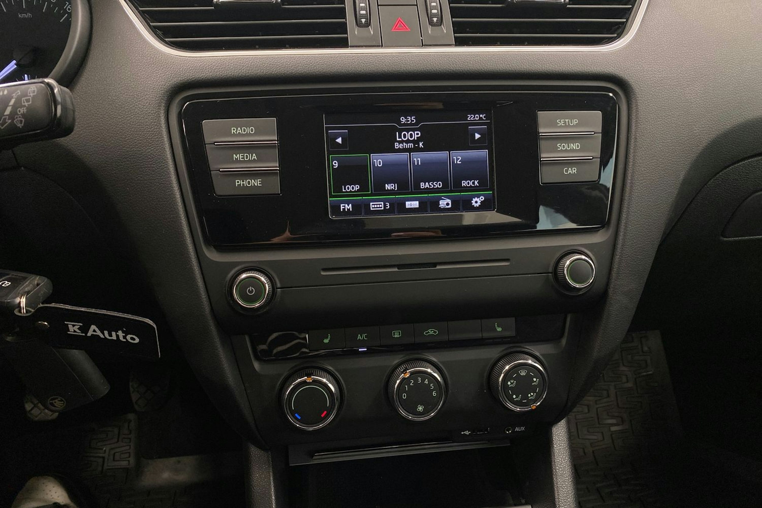valkoinen Skoda Octavia 2015 kuva 23.
