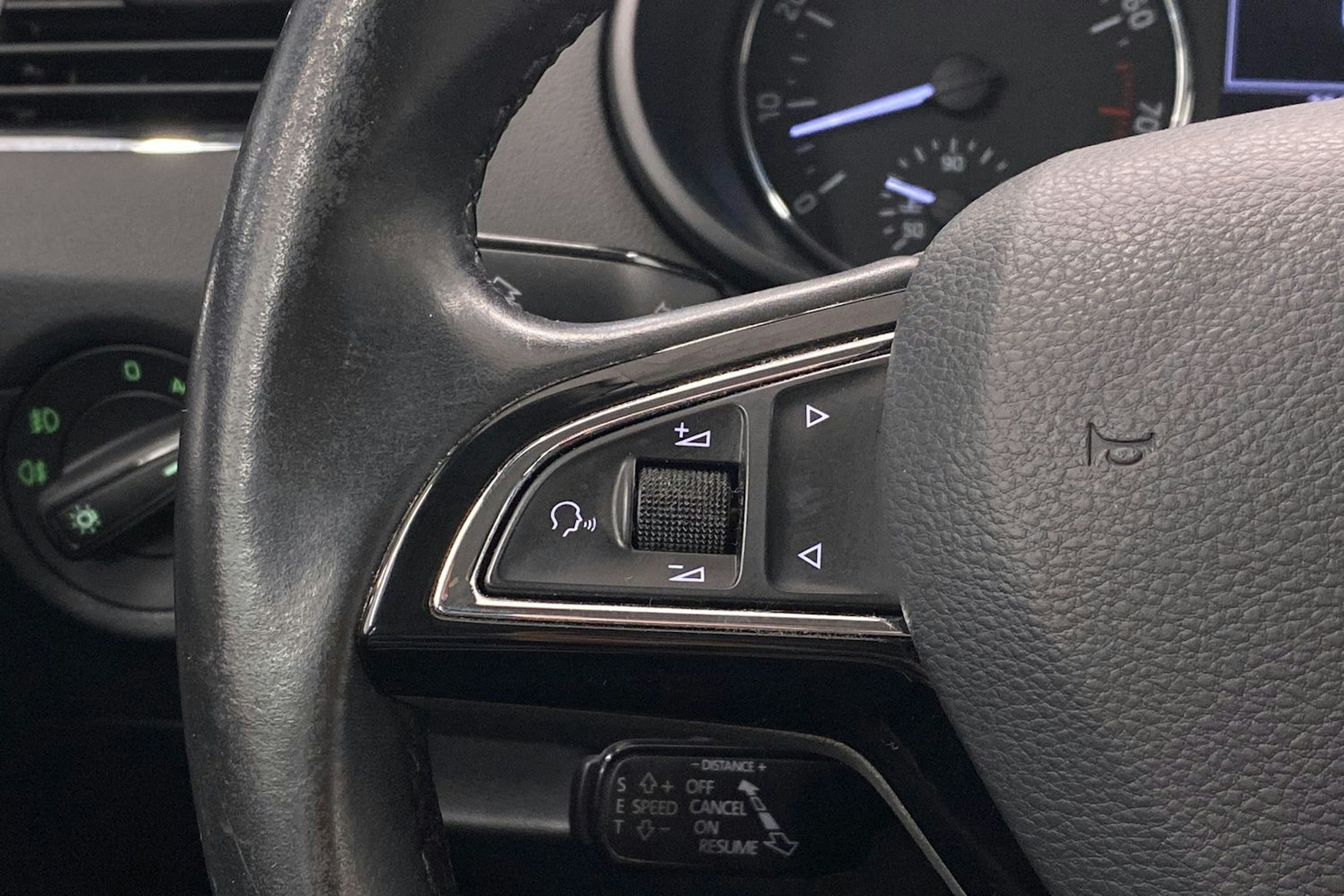 valkoinen Skoda Octavia 2015 kuva 24.
