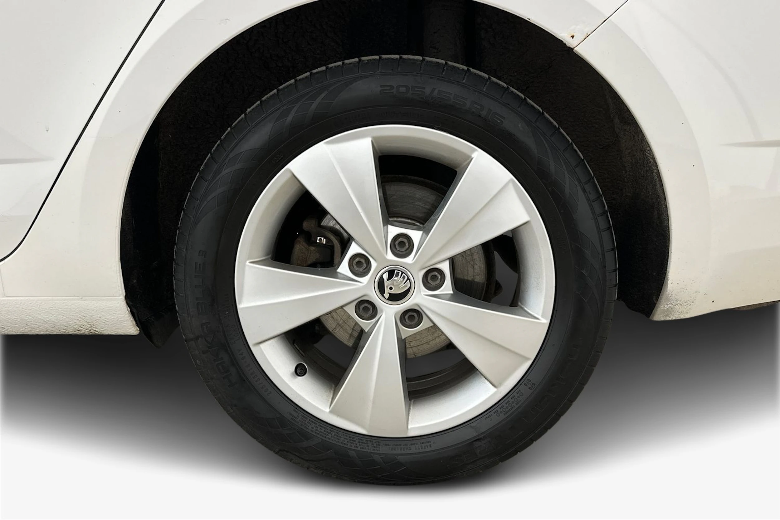 Valkoinen Skoda OCTAVIA 2016 kuva 9.