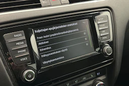 Valkoinen Skoda OCTAVIA 2016 kuva 14.