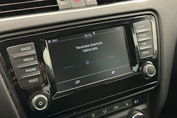 Valkoinen Skoda OCTAVIA 2016 kuva 15.