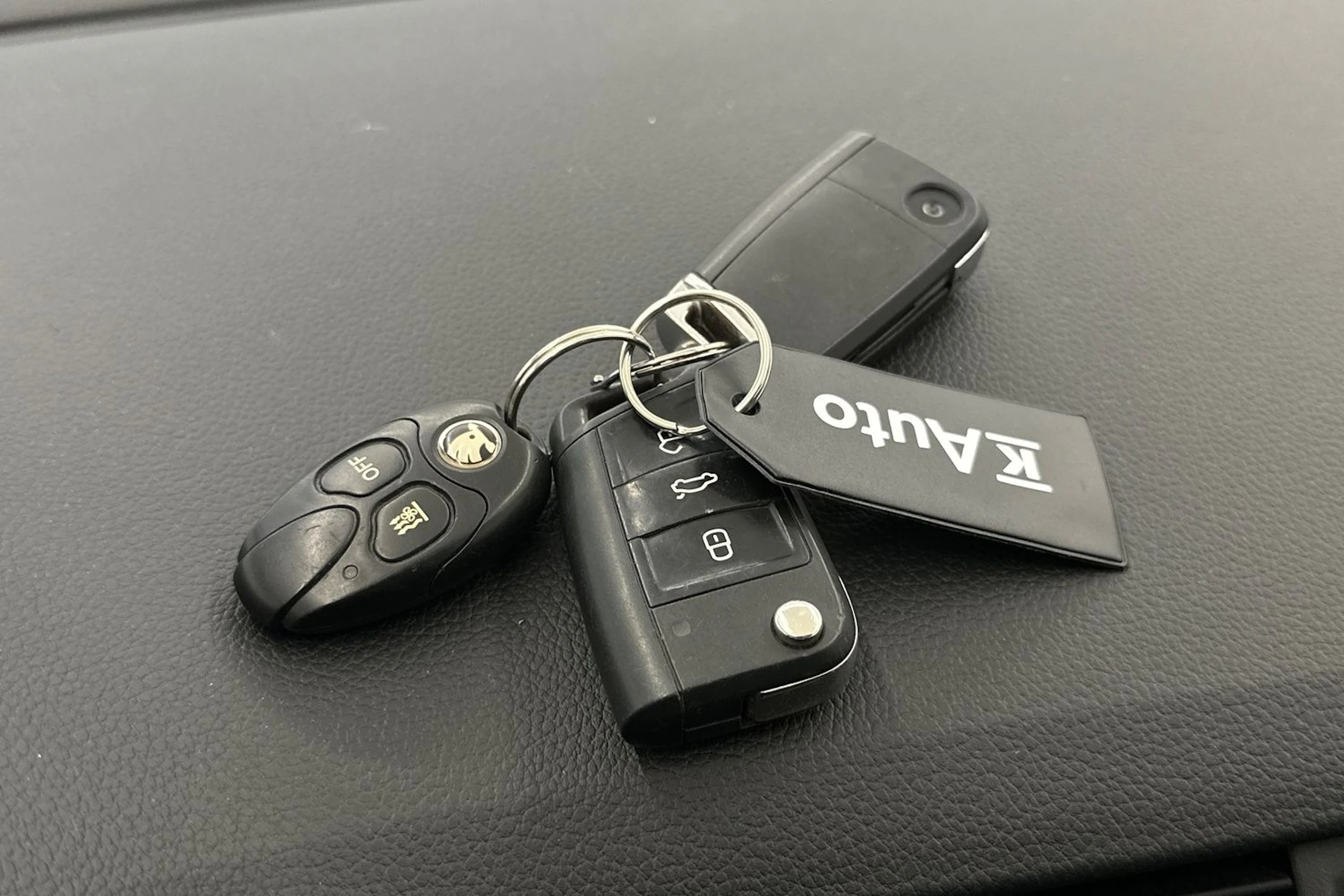 Valkoinen Skoda OCTAVIA 2016 kuva 17.