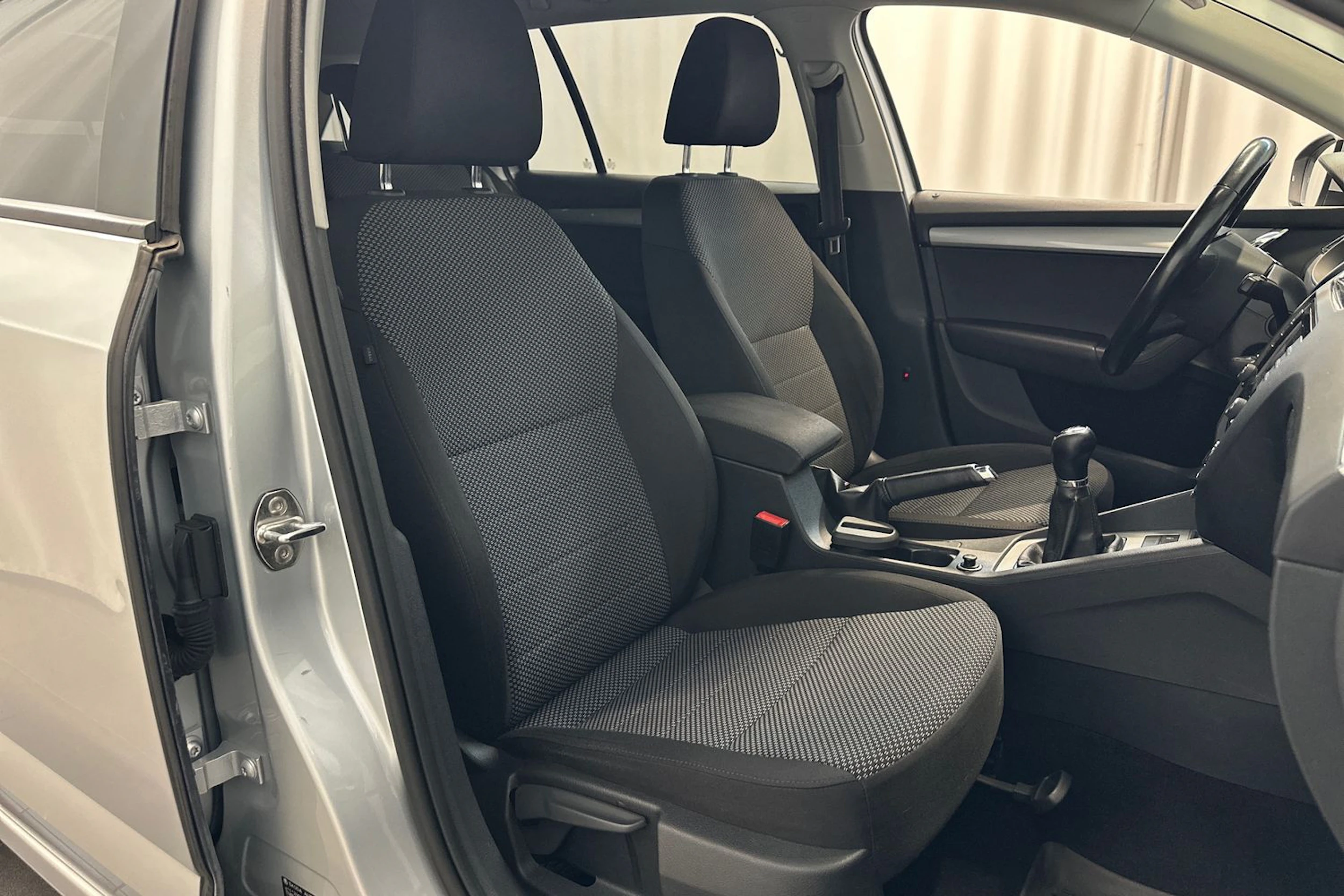 hopea Skoda Octavia 2015 kuva 11.